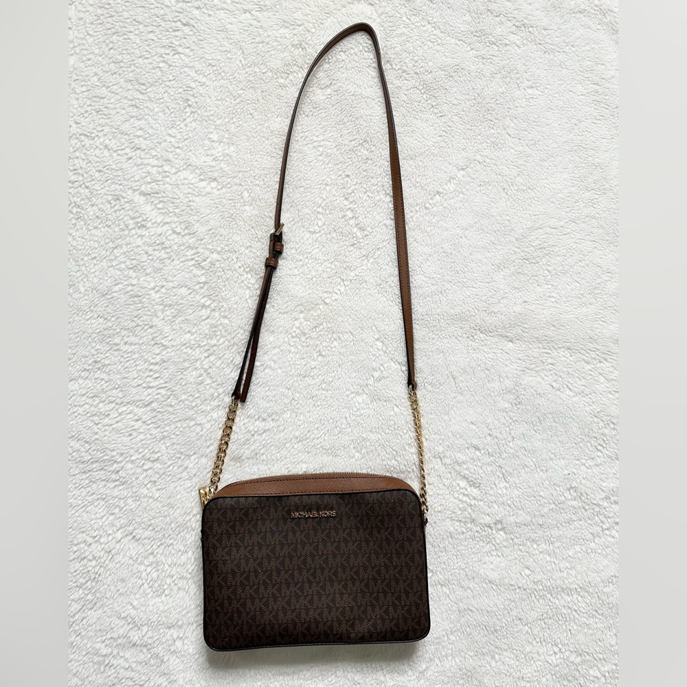 Micheal Kors Crossbody